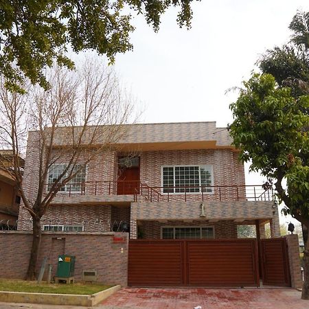 Grand Royal Bed and Breakfast Islamabad Buitenkant foto