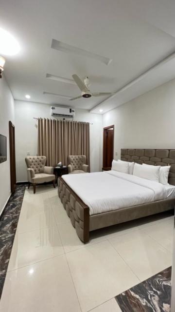 Grand Royal Bed and Breakfast Islamabad Buitenkant foto