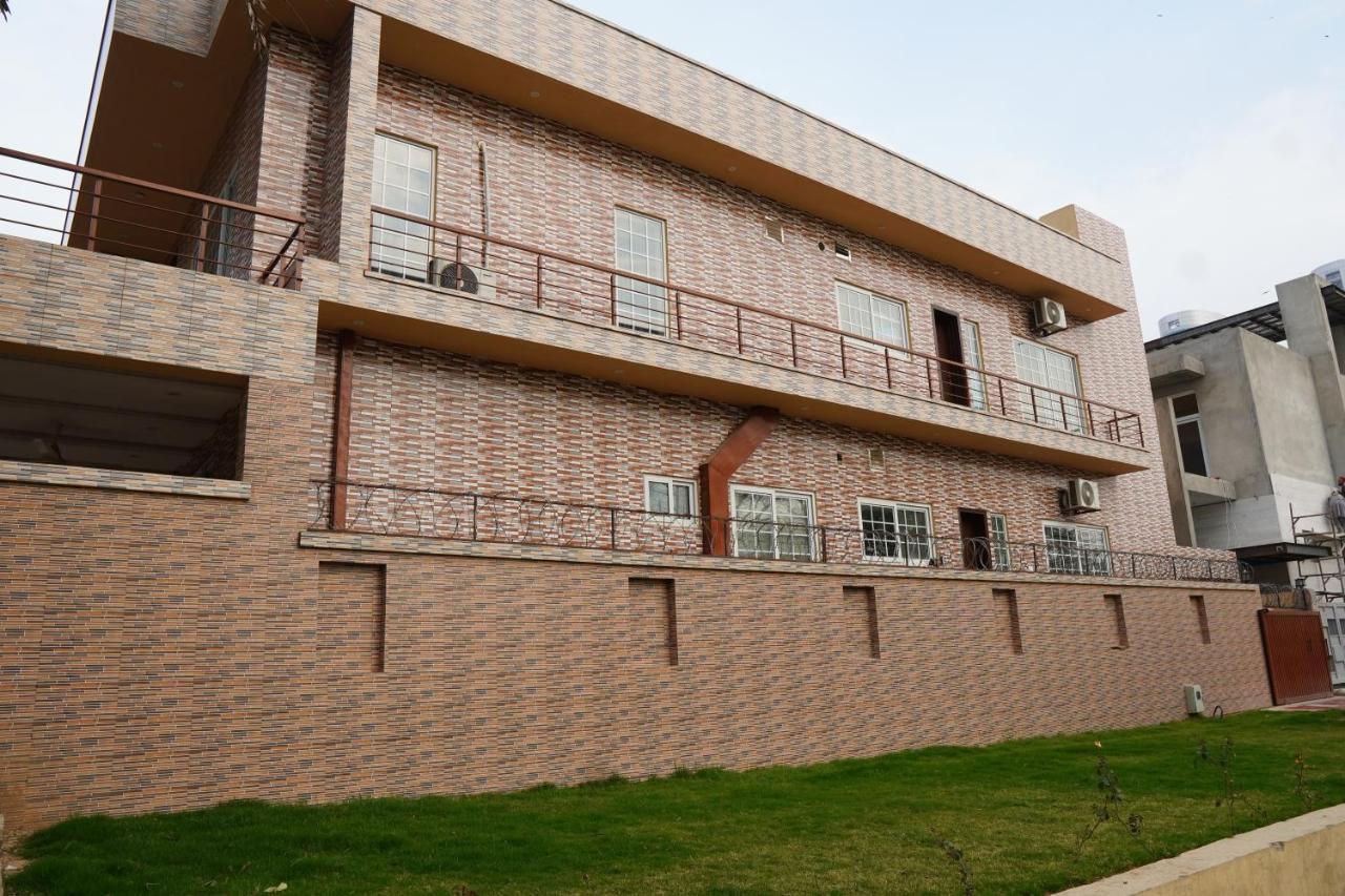 Grand Royal Bed and Breakfast Islamabad Buitenkant foto