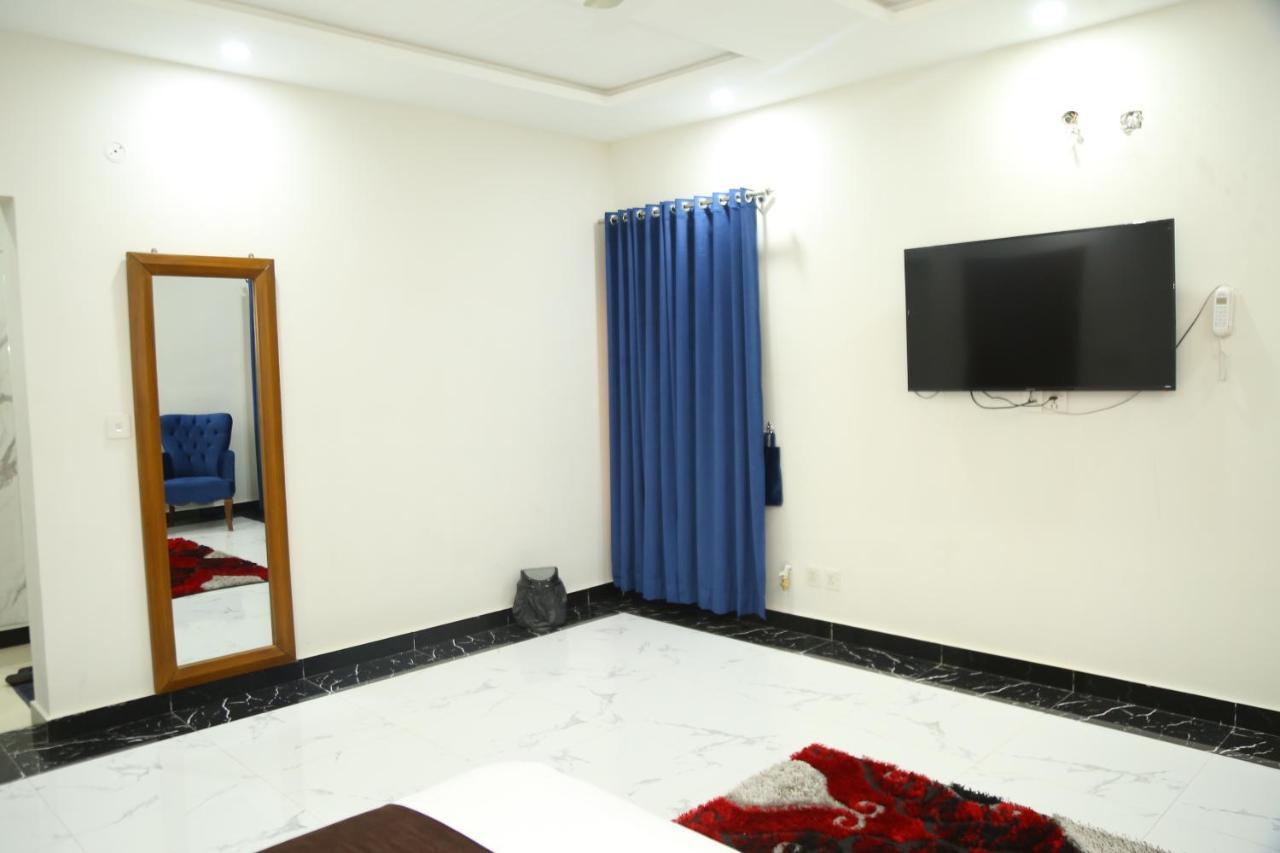 Grand Royal Bed and Breakfast Islamabad Buitenkant foto