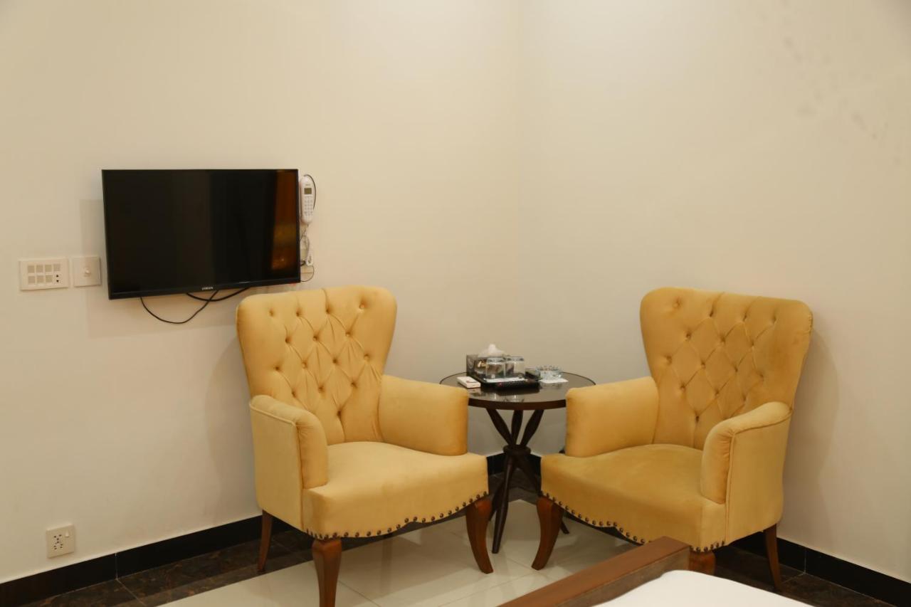 Grand Royal Bed and Breakfast Islamabad Buitenkant foto