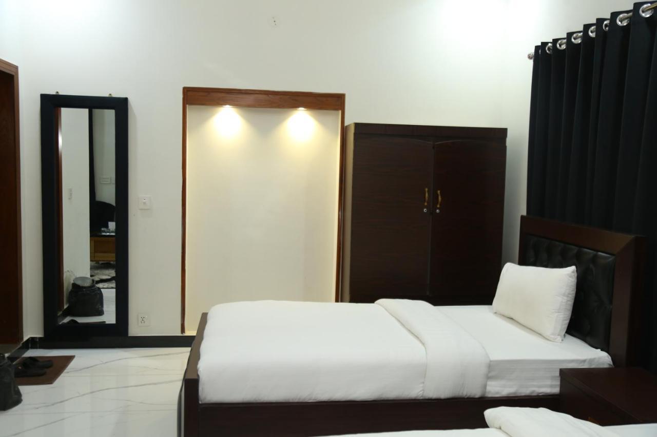 Grand Royal Bed and Breakfast Islamabad Buitenkant foto
