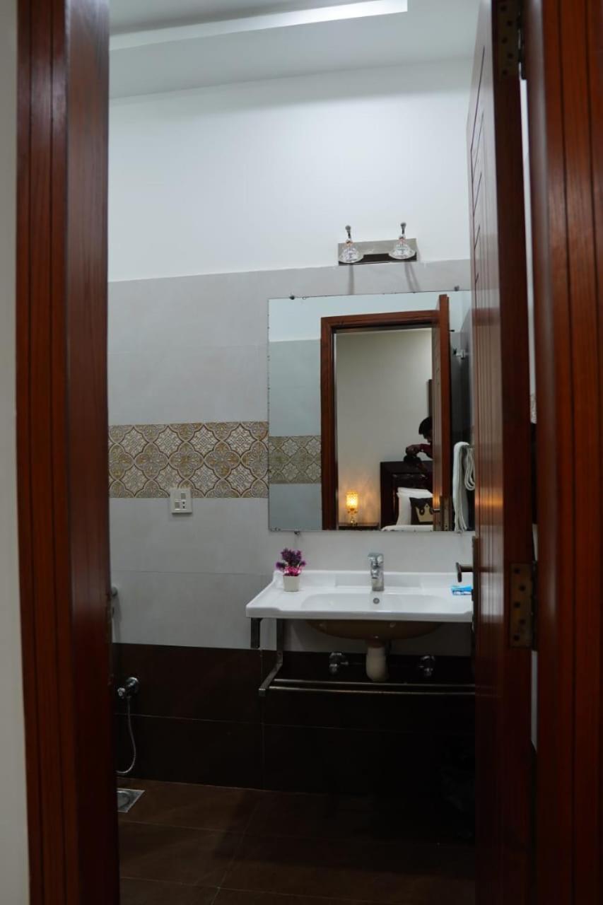 Grand Royal Bed and Breakfast Islamabad Buitenkant foto