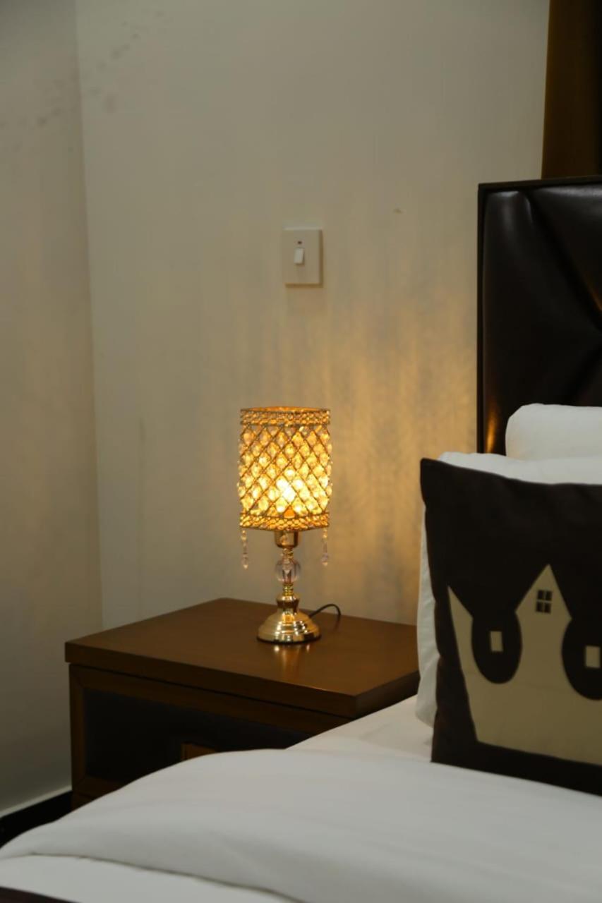 Grand Royal Bed and Breakfast Islamabad Buitenkant foto