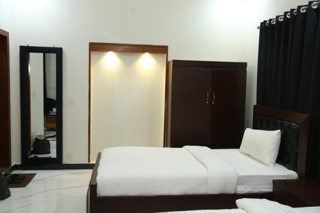 Grand Royal Bed and Breakfast Islamabad Buitenkant foto